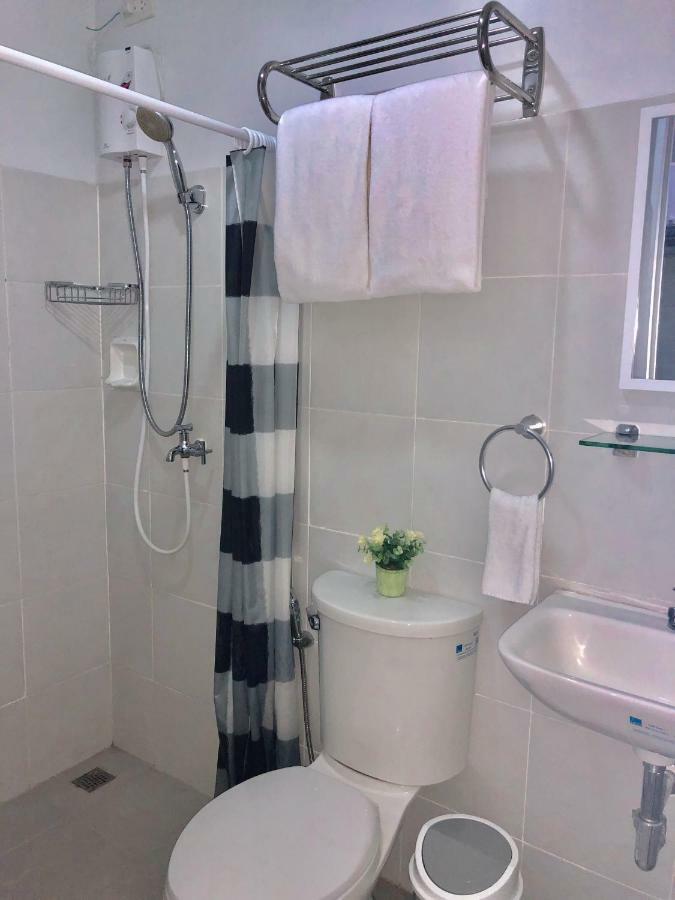 Explorer Suite 1004 Bacolod Buitenkant foto